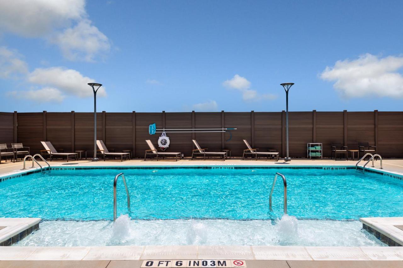 Courtyard By Marriott Charlotte Northlake Εξωτερικό φωτογραφία