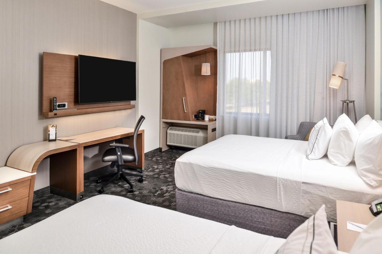 Courtyard By Marriott Charlotte Northlake Εξωτερικό φωτογραφία